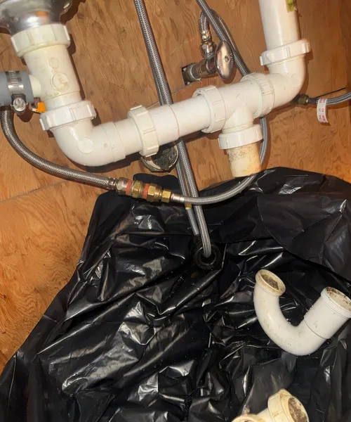 Clear grease in sinks in Bellevue 